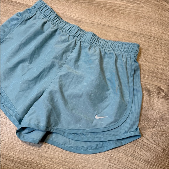 •NIKE• RUNNING SHORTS - Picture 2 of 5